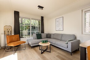 Chalet With a Dishwasher, in a Car-free Park