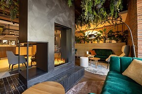 Chalet With a Dishwasher, in a Car-free Park