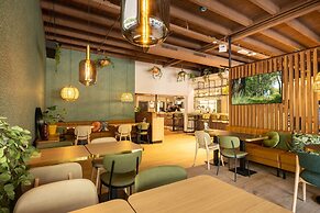 Chalet With a Dishwasher, in a Car-free Park