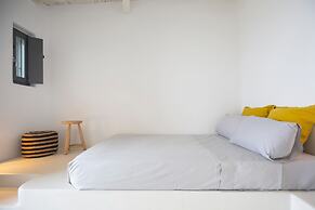 Houses G Y in Kardiani Tinos