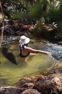 Chale Independente com Lago Natural - Esmeralda