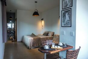 Chale Independente com Lago Natural - Esmeralda