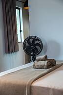 Chale Independente com Lago Natural - Esmeralda