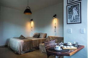 Chale Independente com Lago Natural - Esmeralda