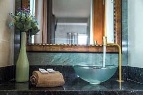 Chale Independente com Lago Natural - Esmeralda