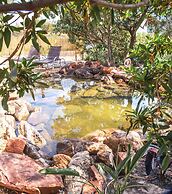 Chale Independente com Lago Natural - Esmeralda