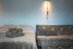 Chale Independente com Lago Natural - Esmeralda