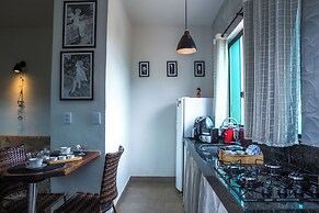 Chale Independente com Lago Natural - Esmeralda