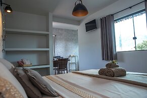 Chale Independente com Lago Natural - Esmeralda