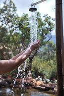 Chale Independente com Lago Natural - Esmeralda