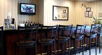 Cobblestone Inn & Suites