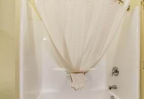 Cobblestone Inn & Suites
