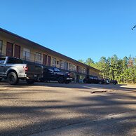 2 queen beds hotel studio 107 Hot tub