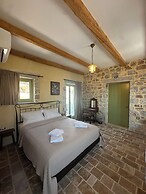 Arapis Rooms & Suites