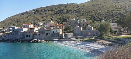 Arapis Rooms & Suites