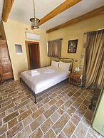 Arapis Rooms & Suites