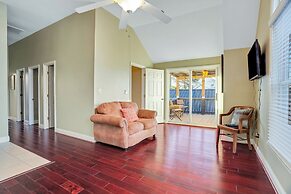 Charming Apartment With Lake Views: Wifi & Privacy