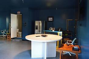 Luxury Lakefront 4br: Hot Tub, Game Room & Wi-fi