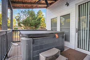 Luxury Lakefront 4br: Hot Tub, Game Room & Wi-fi