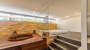 Apto Beira Mar com Vista e Pé na Areia