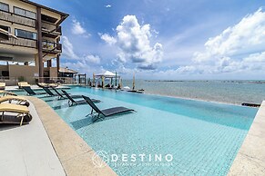 Apto Beira Mar com Vista e Pé na Areia