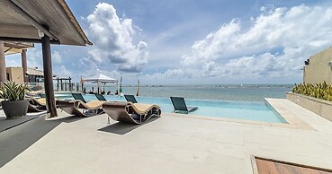 Apto Beira Mar com Vista e Pé na Areia