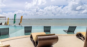 Apto Beira Mar com Vista e Pé na Areia
