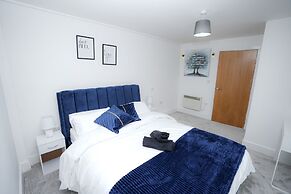 Luxury 2 Bedroom Apartment in Birmingham Next to Utility Arena