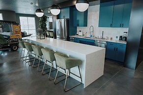 NEW Minimalist & Clean Apt in Downtown SLC