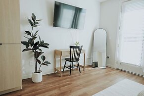 NEW Minimalist & Clean Apt in Downtown SLC