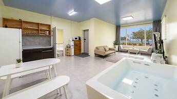 Yeongheungdo Sunset Spa Pension