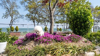 Yeongheungdo Sunset Spa Pension