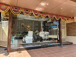 Hotel Everest Residency