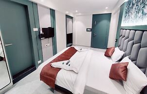 Hotel Everest Residency