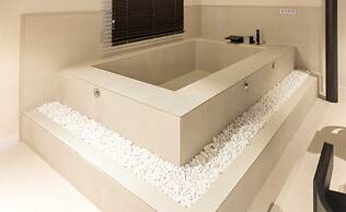 Aank Hotel and Spa Jongno Unni