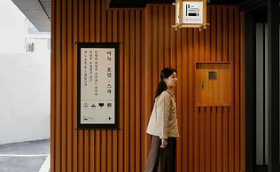 Aank Hotel and Spa Jongno Unni