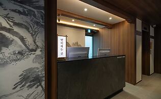 Aank Hotel and Spa Jongno Unni