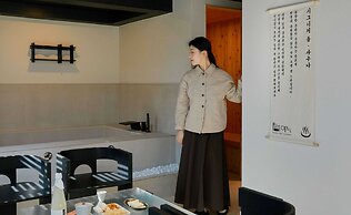 Aank Hotel and Spa Jongno Unni