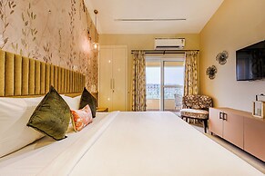 Alaya Stays Veera Serina 3 BHK with Pool