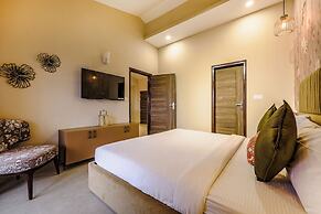 Alaya Stays Veera Serina 3 BHK with Pool