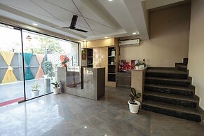 Divine Hotels & Banquets