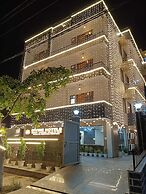 Divine Hotels & Banquets