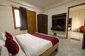 Divine Hotels & Banquets