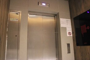 Luxury Apartment at Embassy