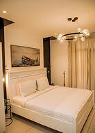 Luxury Apartment at Embassy