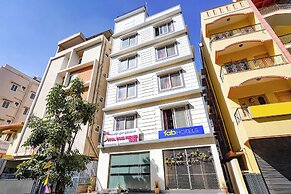 Fabhotel Royal Wood Premier