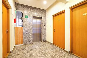 Fabhotel Royal Wood Premier