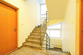 Fabhotel Royal Wood Premier