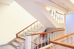 Fabhotel Prime The Everest 30