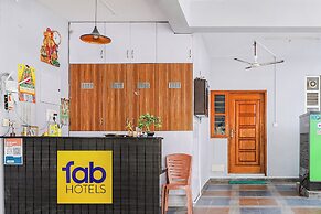 Fabhotel Hathvik Park